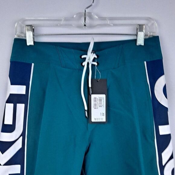 Oakley Mens Board Shorts NWT - Picture 2 of 11